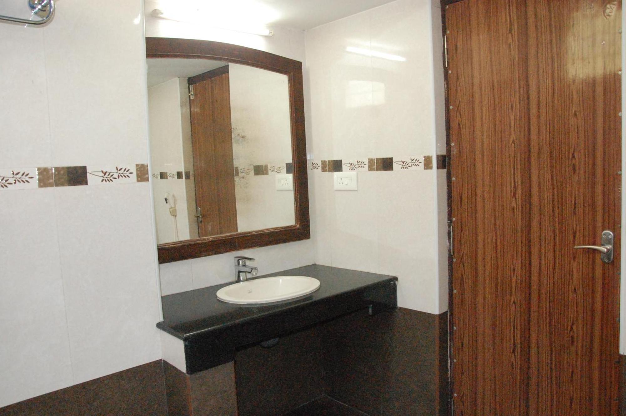 קוימבטור Hotel Blue Star מראה חיצוני תמונה