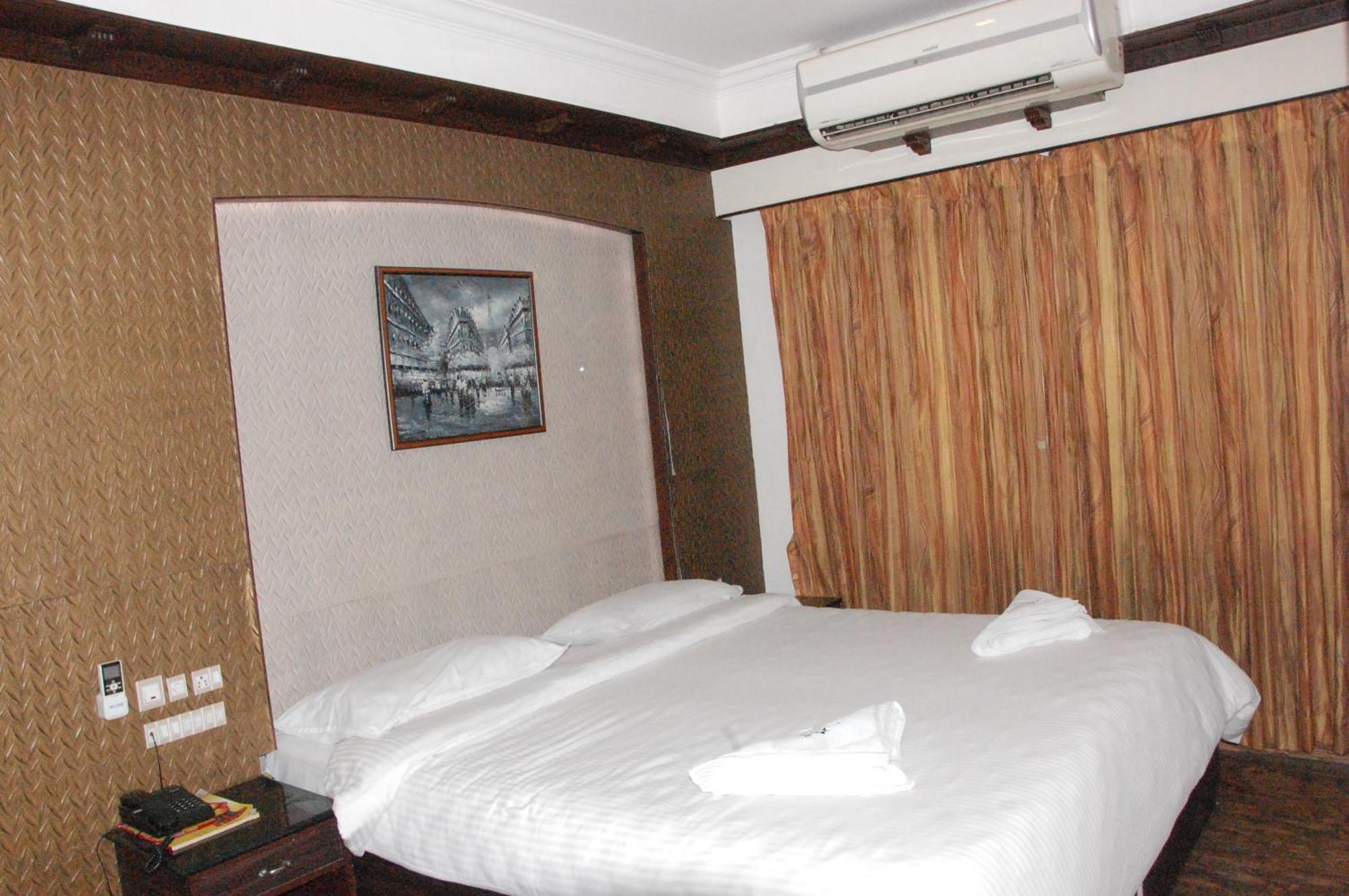קוימבטור Hotel Blue Star מראה חיצוני תמונה